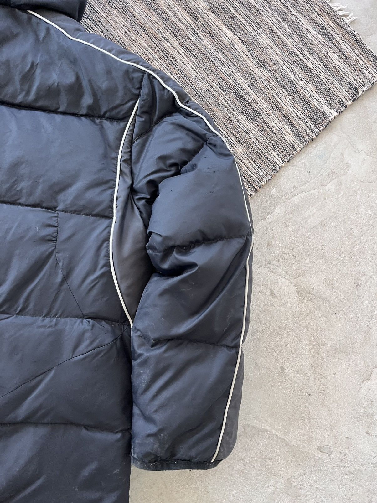 Nike Vintage Nike Puffer Down Jacket Black Small Logo Outdoor Y2K Size US L / EU 52-54 / 3 - 15 Thumbnail