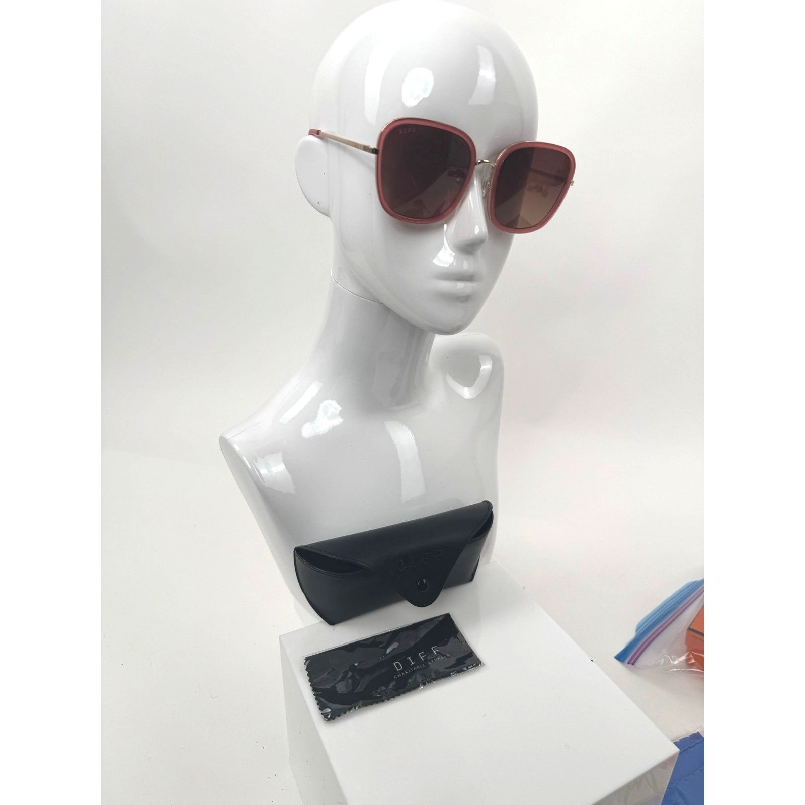 Other DIFF NWOT Pink & Gold Genevive Oversized Sunglasses Size ONE SIZE - 4 Thumbnail