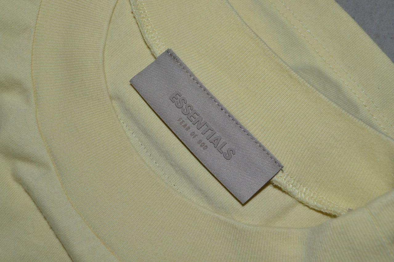 Other Fear of God FOG Essentials Crewneck T-Shirt Adult size M Size US M / EU 48-50 / 2 - 8 Thumbnail