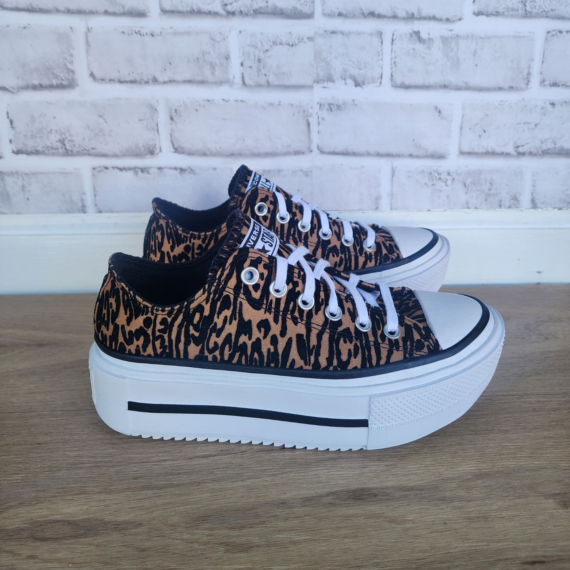 Converse Converse Chuck Taylor Lift Double Stack Low 7.5 Men Shoes Sn Size US 7.5 / EU 40-41 - 1 Thumbnail