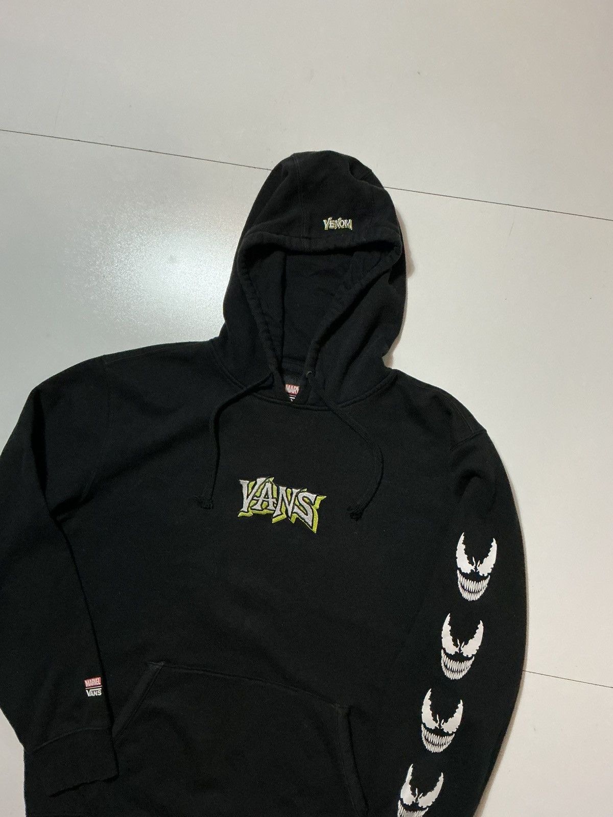 Vans Vans X Marvel Comics Venom Embroidered Pullover Hoodie Size US L / EU 52-54 / 3 - 3 Thumbnail
