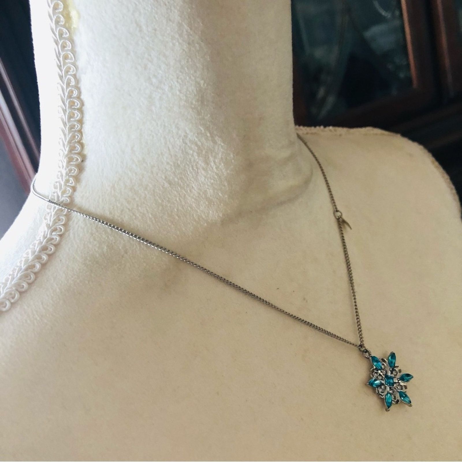 Handmade Hand crafted marquis snowflake on chain necklace Size ONE SIZE - 6 Thumbnail
