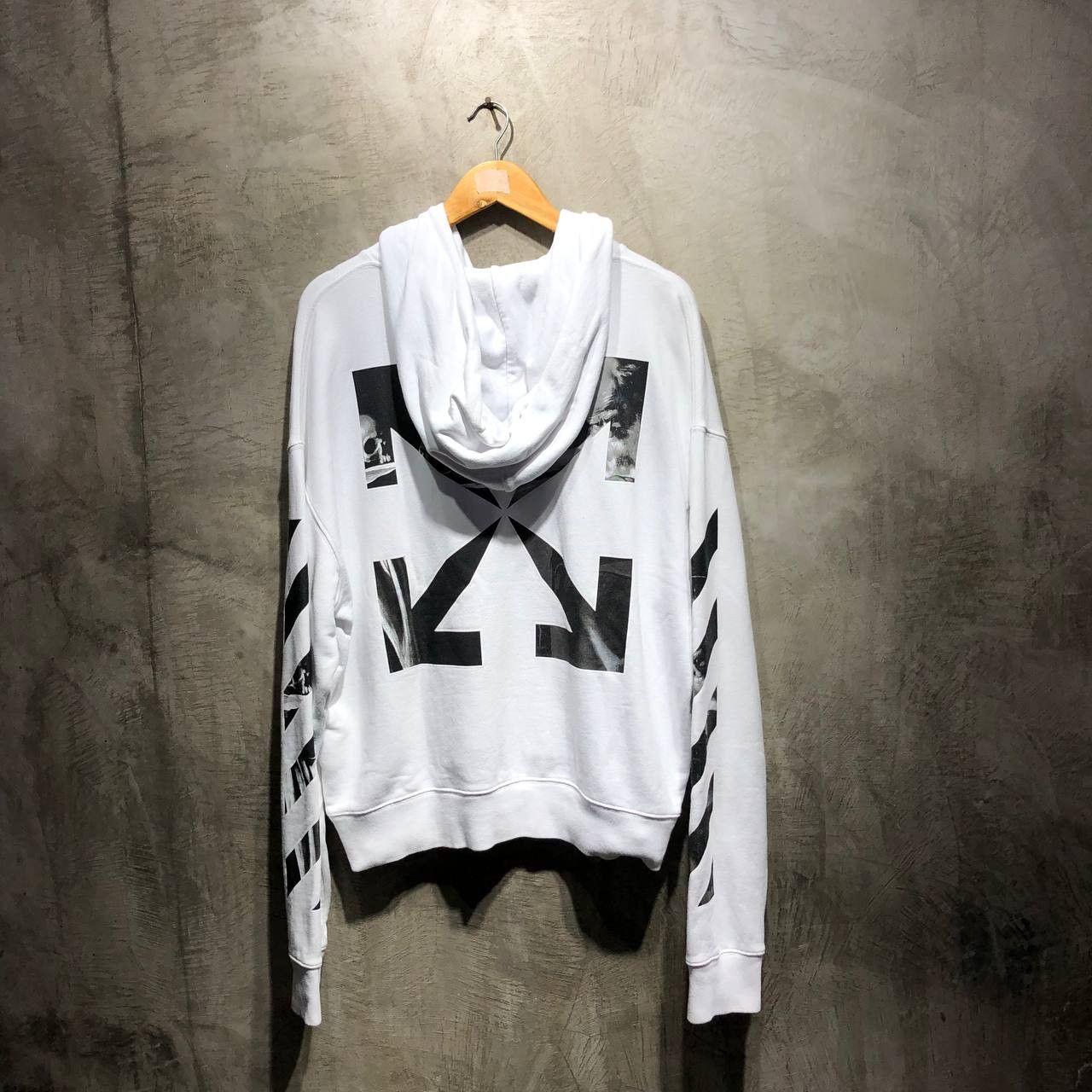 Off-White Off-White FW21 Caravaggio Arrows hoodie Size US L / EU 52-54 / 3 - 1 Thumbnail