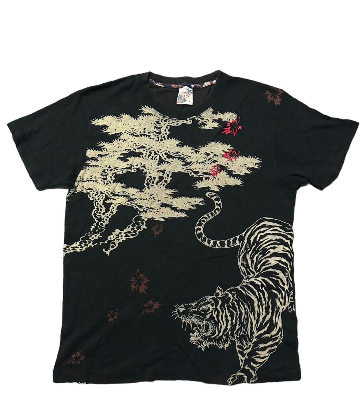 sukajan tiger fight overprint tee