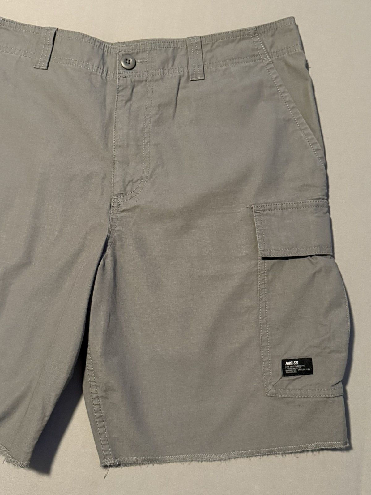 Nike SB Vintage Nike SB Men’s Cutoff Ripstop Cargo Shorts VNDS Size US 34 / EU 50 - 2 Thumbnail