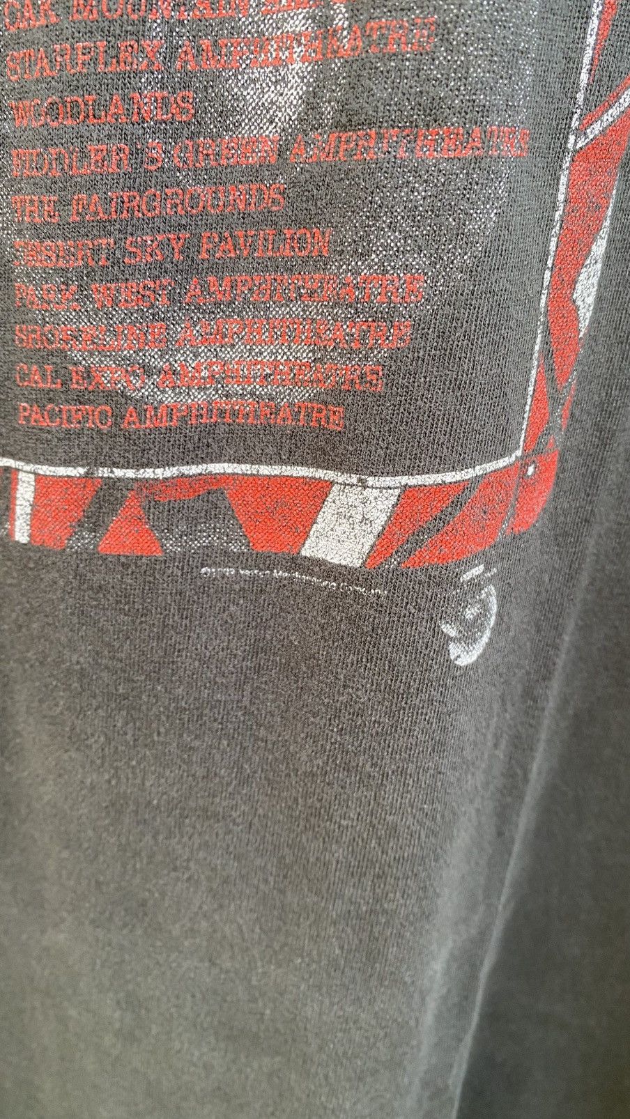Band Tees Thrashed Vintage Van Halen World Tour Live 1993 Size US XL / EU 56 / 4 - 21 Thumbnail