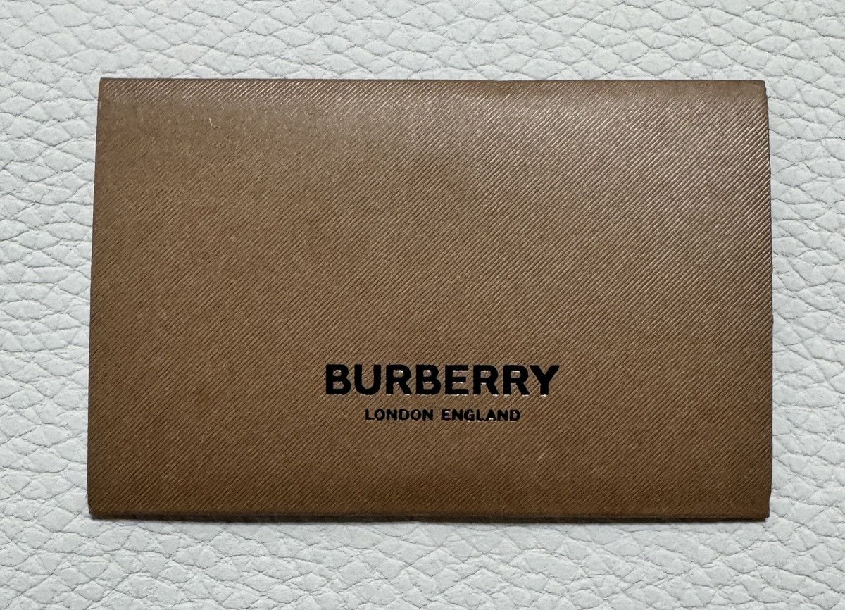 Burberry Burberry Large Check Zip Around Leather Wallet Grey Mink Size ONE SIZE - 17 Thumbnail