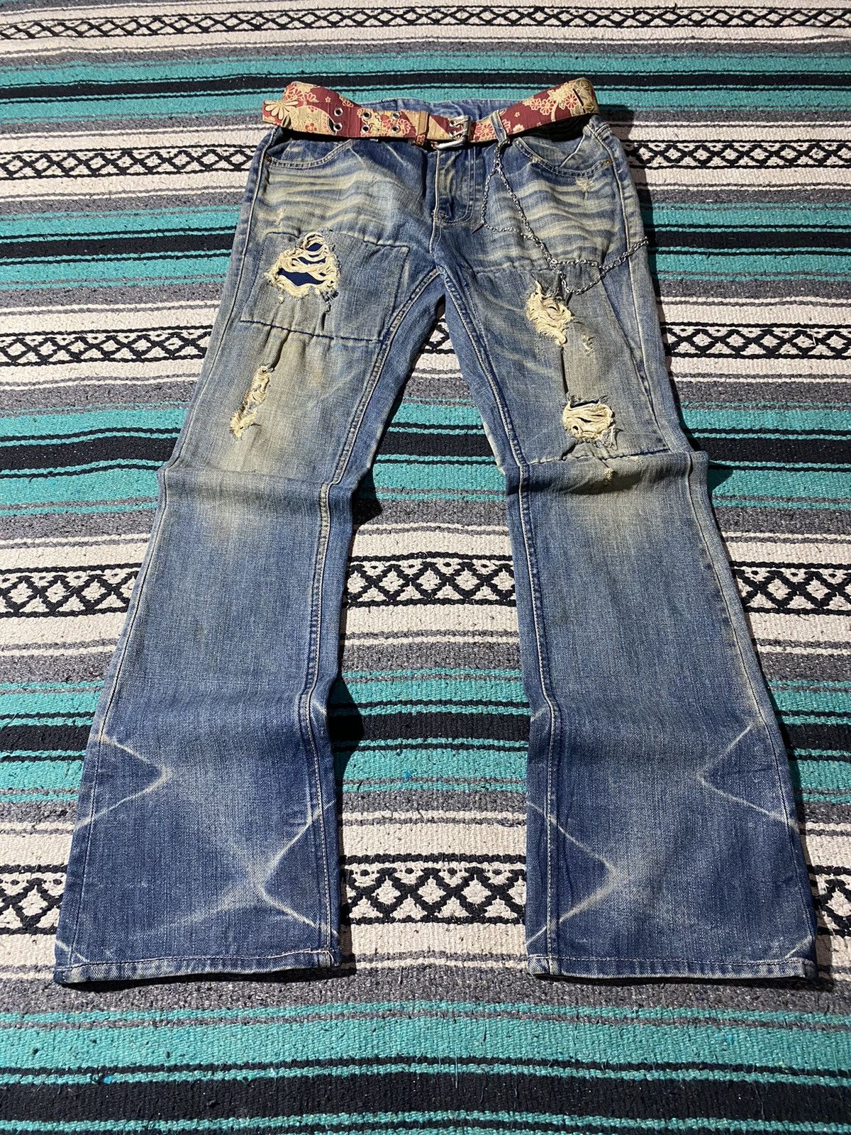 If Six Was Nine × Japanese Brand × Le Grande Bleu (L.G.B.) 2000s - LeeRiders Bushwackers Distressed Flare Denim Size US 32 / EU 48 - 1 Thumbnail