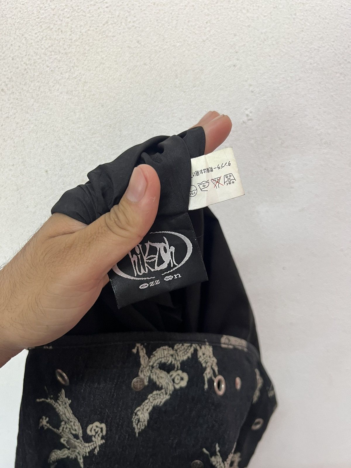 If Six Was Nine × Seditionaries OZZ ON BONDAGE DRAGON CROSSBODY BAG Size ONE SIZE - 8 Thumbnail