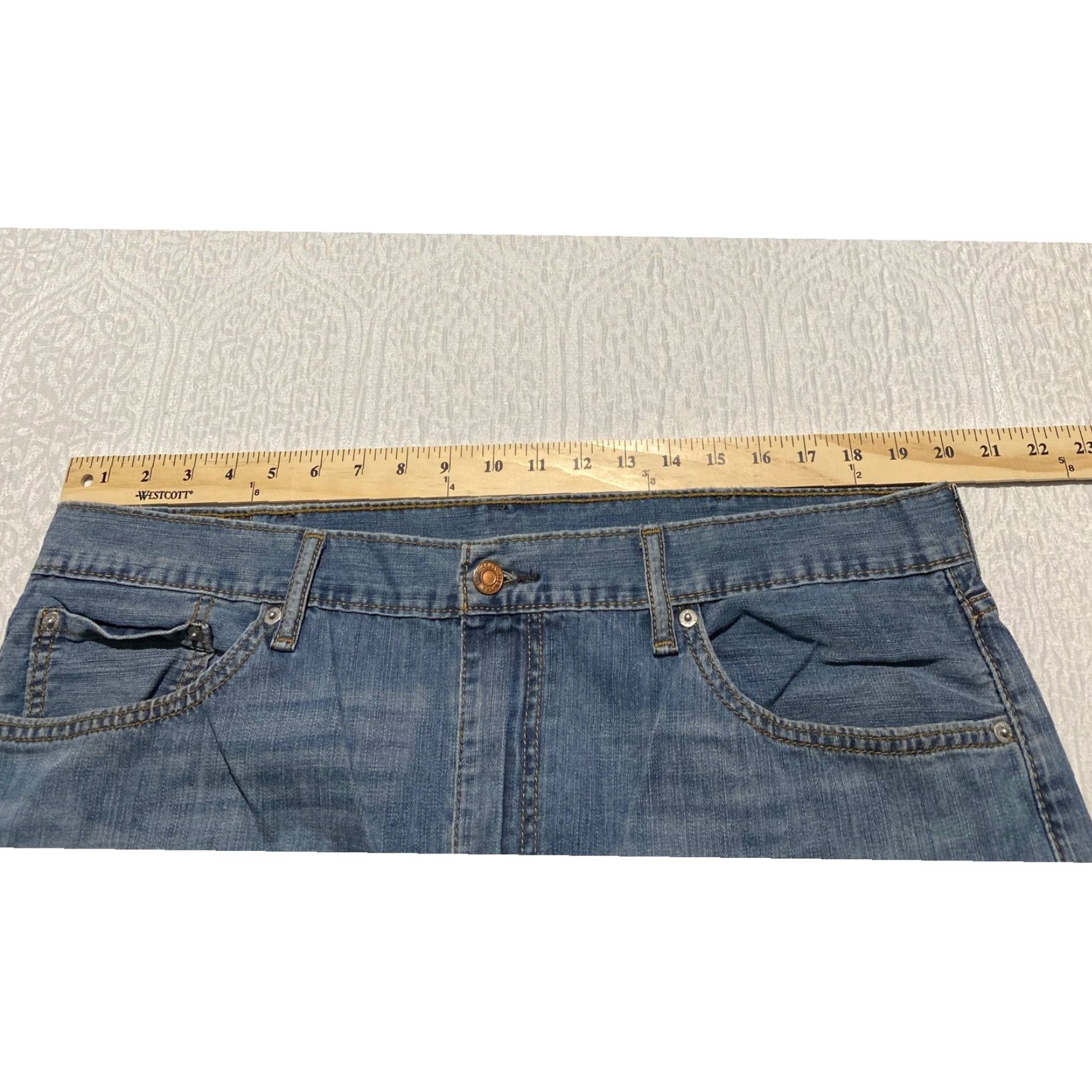 Levi's VINTAGE Levi's 505 Jeans Shorts Men 40×11 Blue Hemmed Denim Jorts Whiskers Bermuda Casual Shorts Mens Blues Size US 40 / EU 56 - 5 Thumbnail