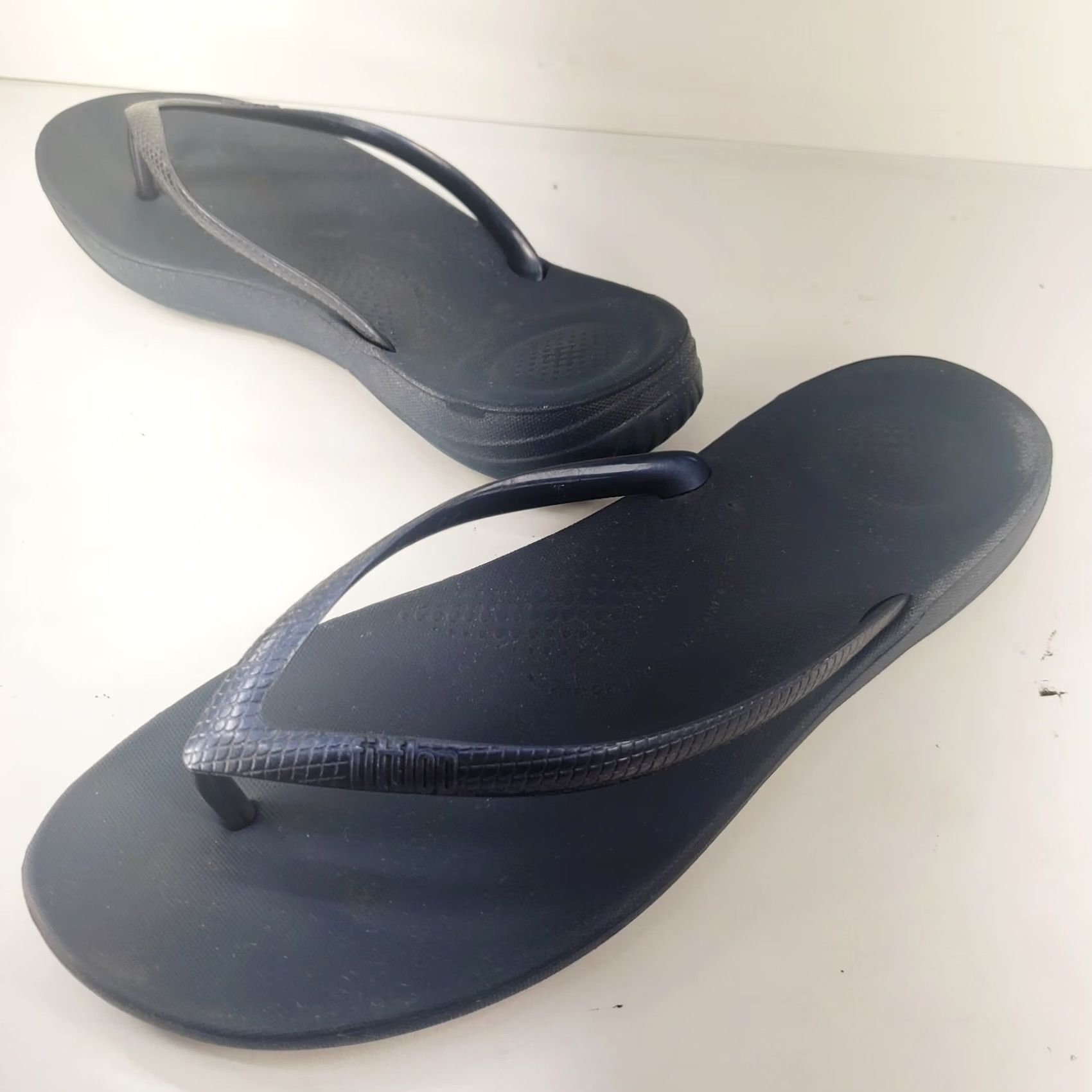 Vintage FitFlop Iqushion Blue Gloss Comfort Flip Flop Womens Size 10 Sandal Size US 8 / IT 38 - 2 Thumbnail