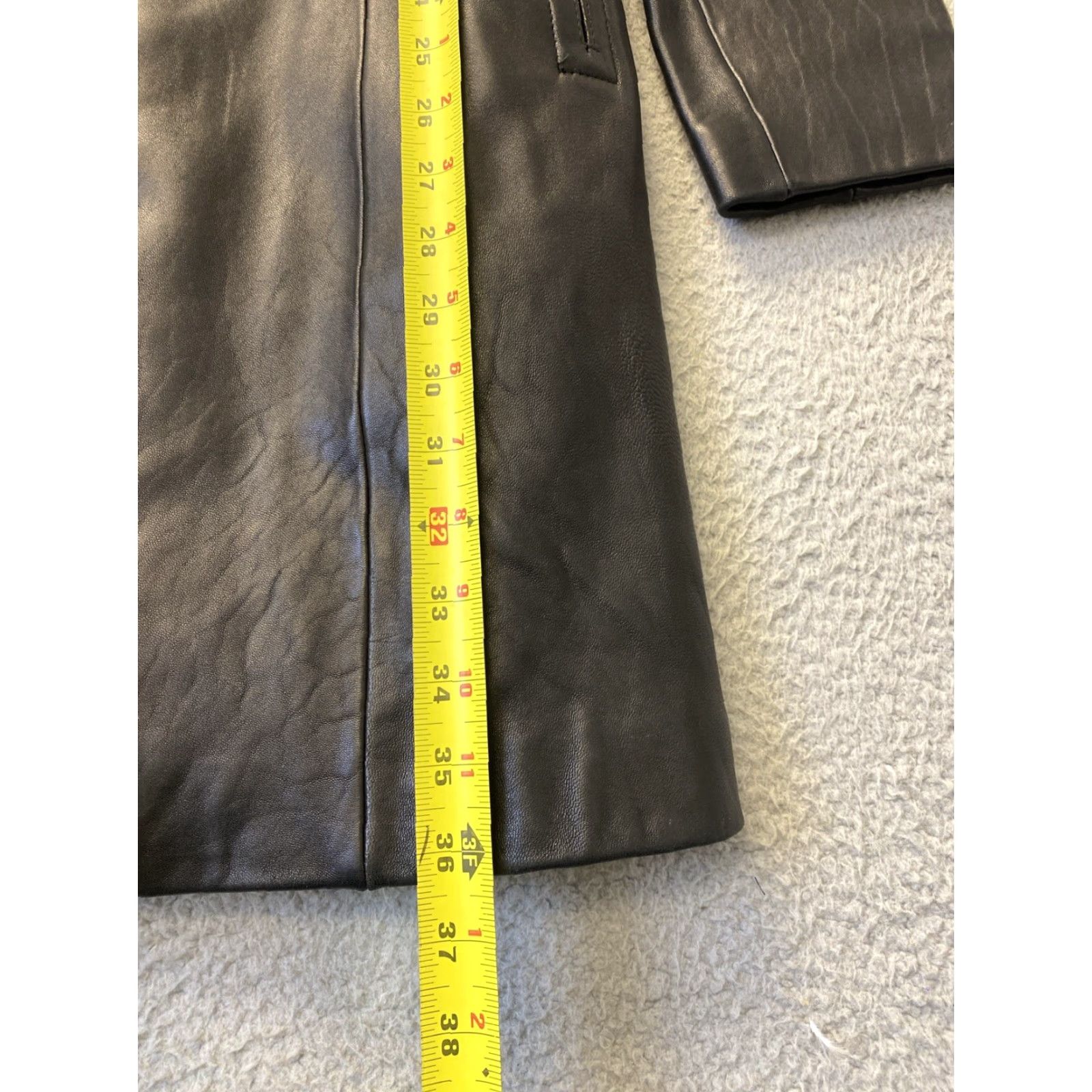 Jones New York VINTAGE Jones New York Women's Trench Coat Leather M Black Solid 51-68 Trench Coat Womens M Black 90s? Size M / US 6-8 / IT 42-44 - 5 Thumbnail