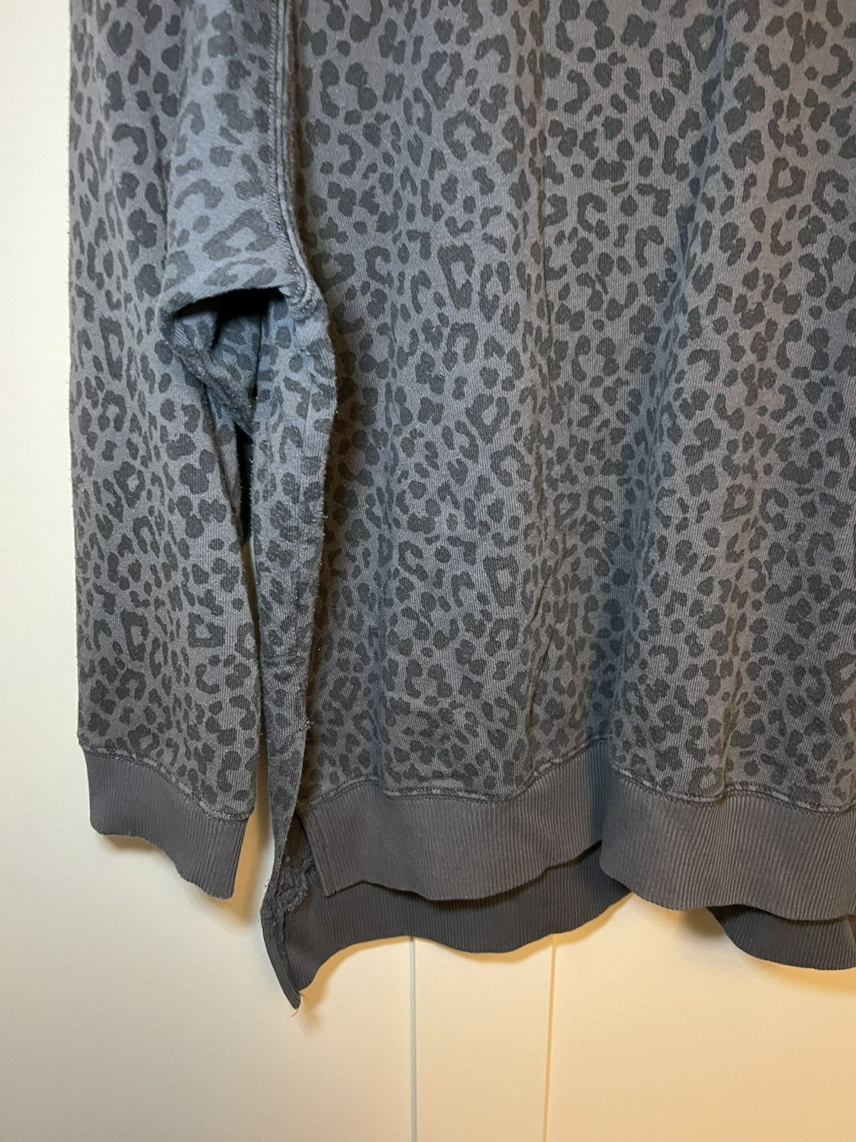 American Eagle Outfitters Vintage American Eagle cheetah print crewneck sweater Size US L / EU 52-54 / 3 - 5 Thumbnail