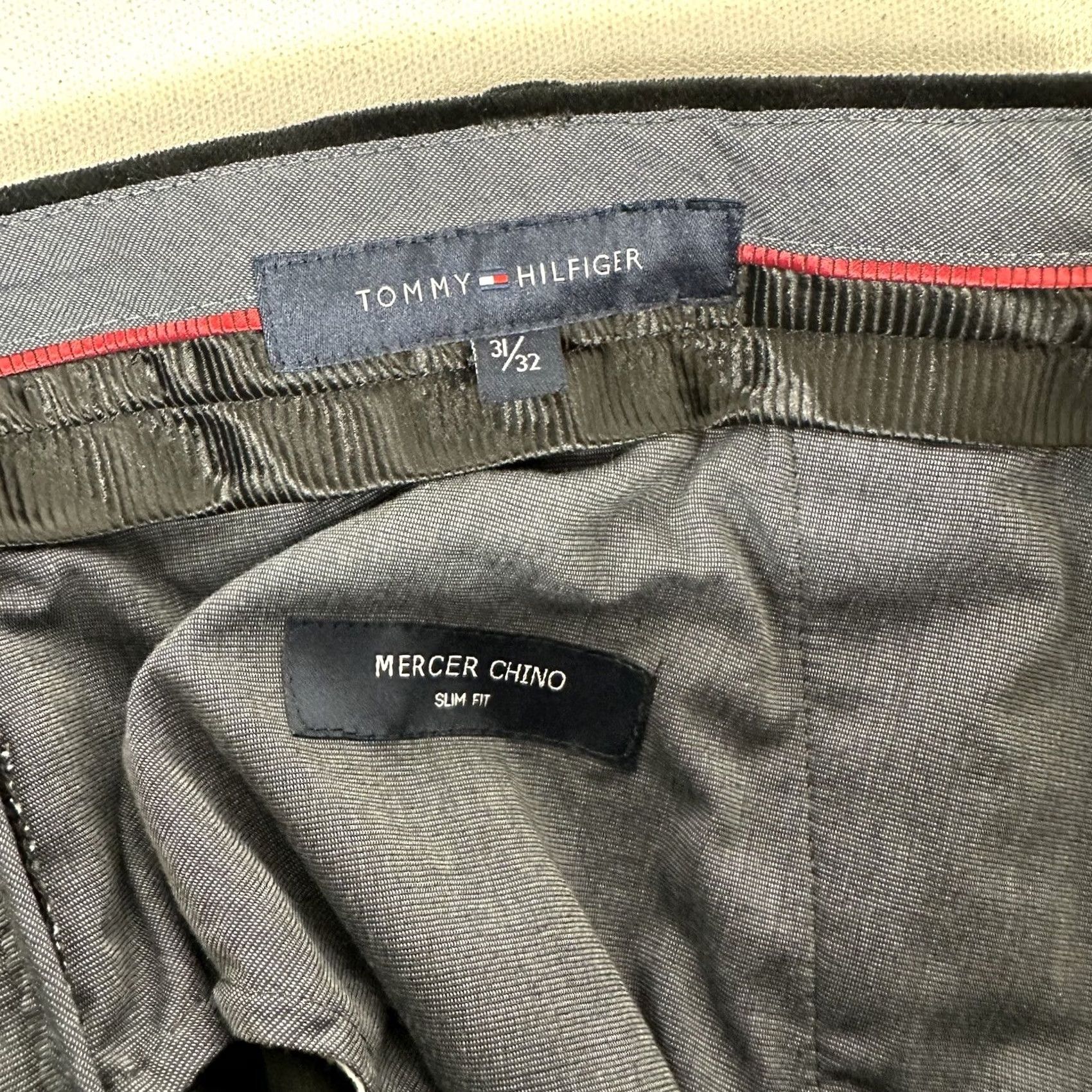 Tommy Hilfiger VINTAGE Tommy Hilfiger Mercer Chino Slim Fit Black Pants Mens 31 X 32 Cotton Soft Slim Straight Belt Loops Regular 31in Black Size US 31 - 6 Thumbnail