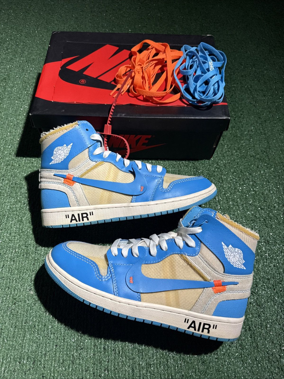 Jordan Brand × Off-White Size 8.5 - Jordan 1 Retro OG x Off-White High UNC Size US 8.5 / EU 41-42 - 1 Thumbnail