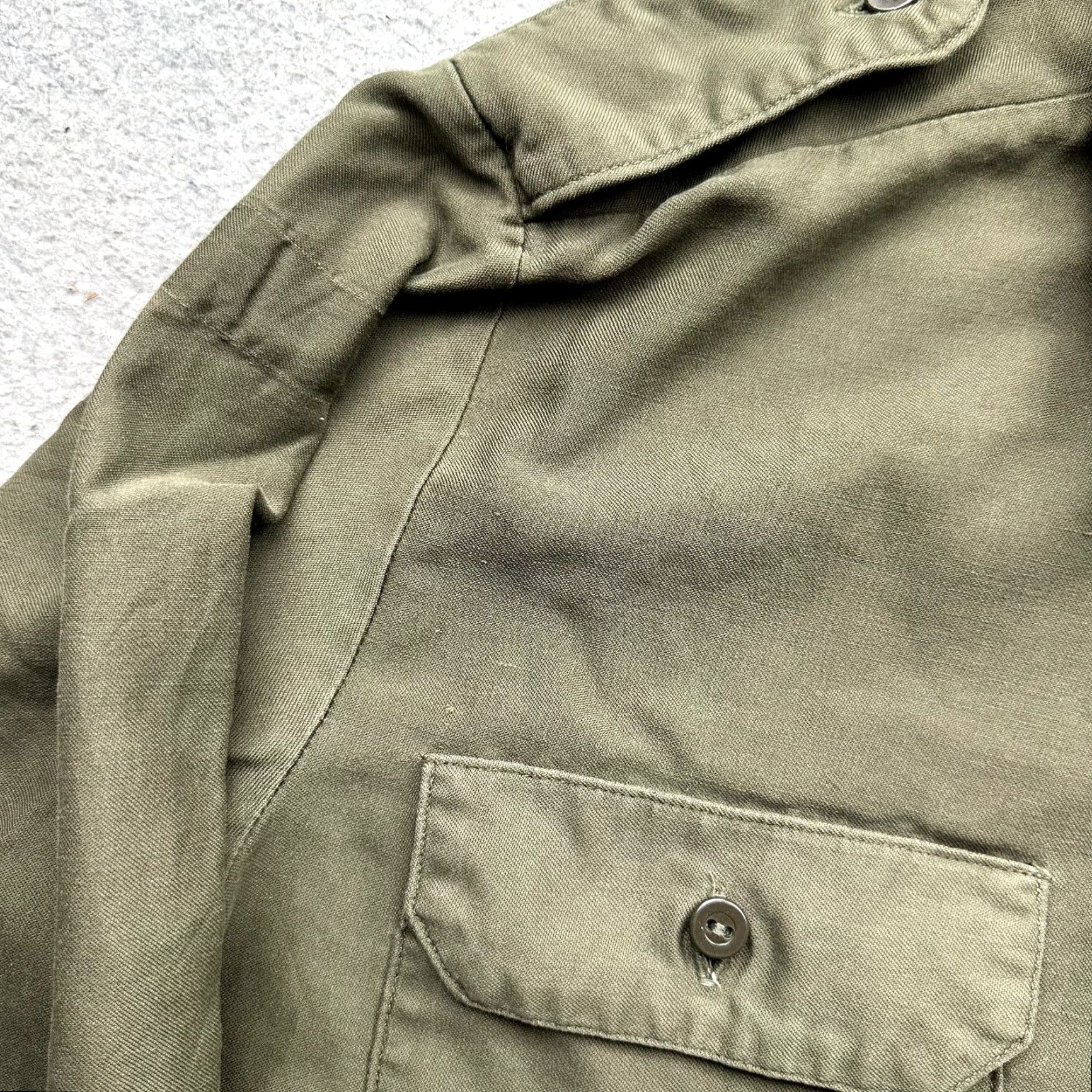 Vintage VINTAGE West German Bundeswehr Military Field Shirt M Green Button-Down Collared 1986 Army Mens Size US M / EU 48-50 / 2 - 7 Thumbnail