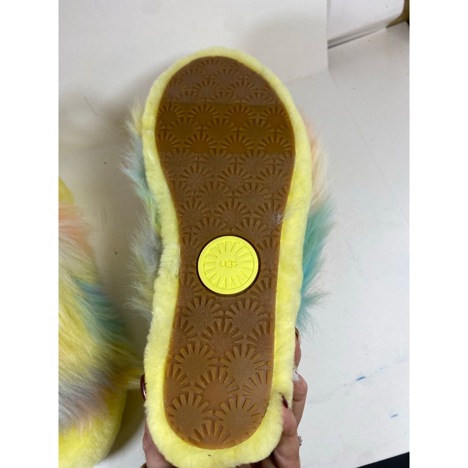 Ugg UGG Fluff Yeah Slides Yellow 9W NEW Size US 9 / IT 39 - 3 Thumbnail