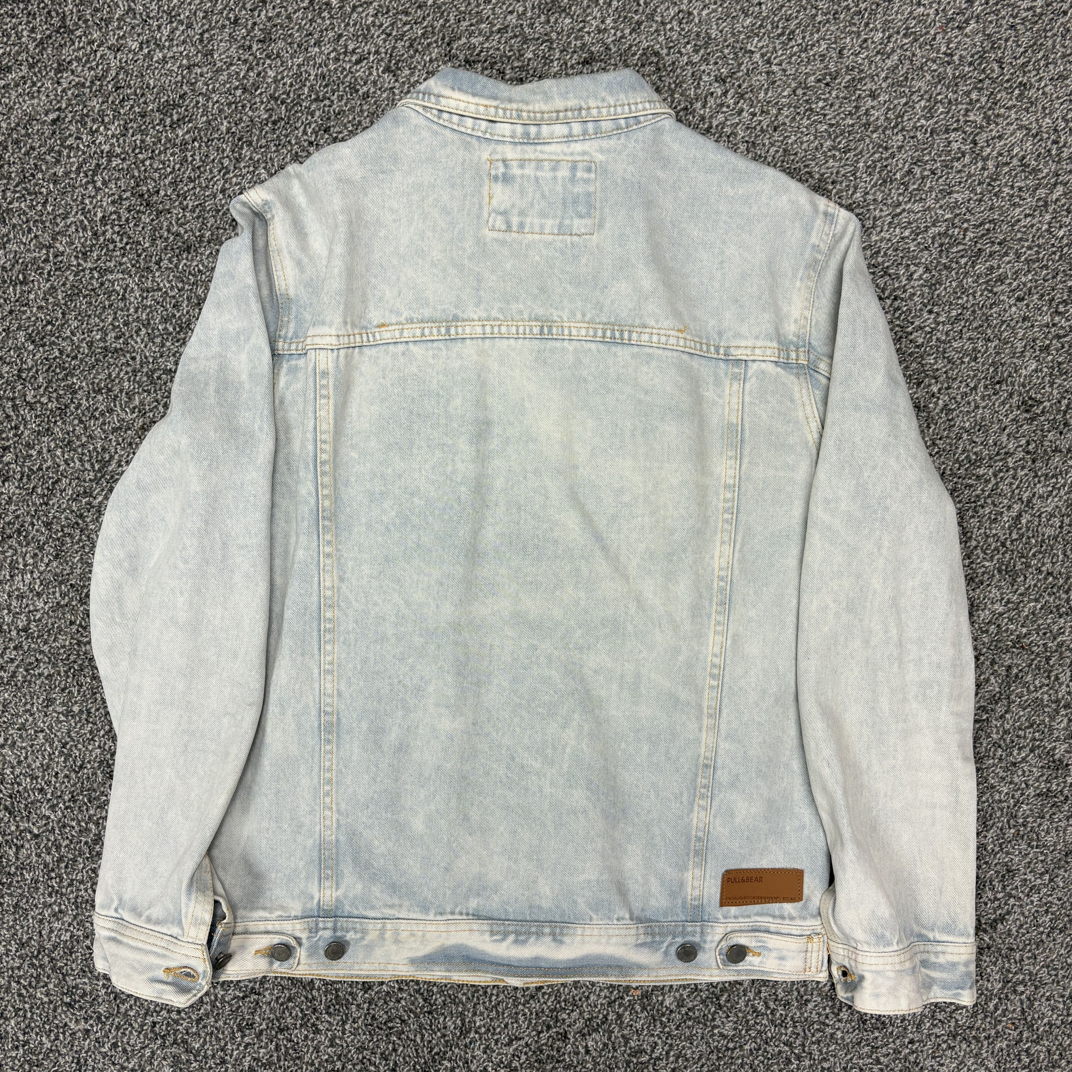 Pull & Bear Pull&Bear Light Wash Denim Jean Jacket, Size XL Size US XL / EU 56 / 4 - 6 Thumbnail