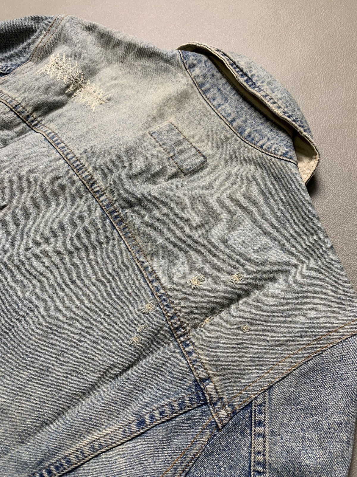 Dolce & Gabbana × Vintage Vintage Dolce & Gabbana Distressed Denim Jacket Size US S / EU 44-46 / 1 - 8 Thumbnail