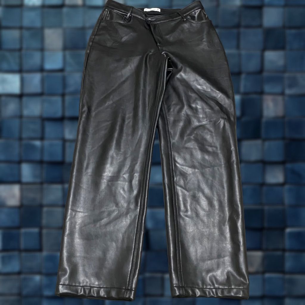 Abercrombie & Fitch Abercrombie & Fitch Womens Pants Black Faux Vegan Leather Straight High Rise 8 Size 30" / US 8 / IT 44 - 1 Thumbnail