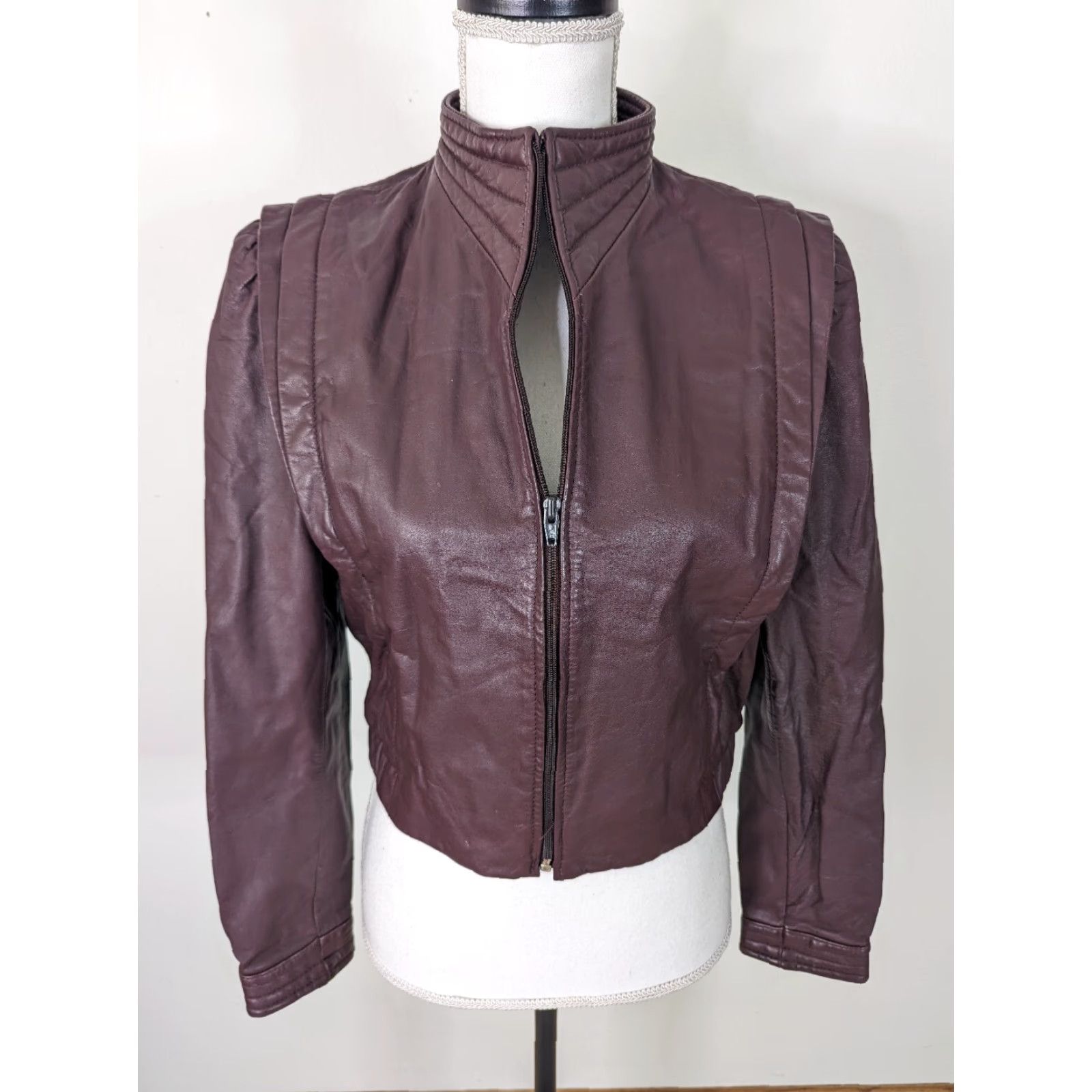 Vintage VINTAGE Leather Jacket Womens Red 80s Power Sleeve Biker Moto Short Coat Medium DG2 Diane Gilman DG2 Regular Zip Button Zipper Red Jewel on Zippers Size M / US 6-8 / IT 42-44 - 2 Thumbnail
