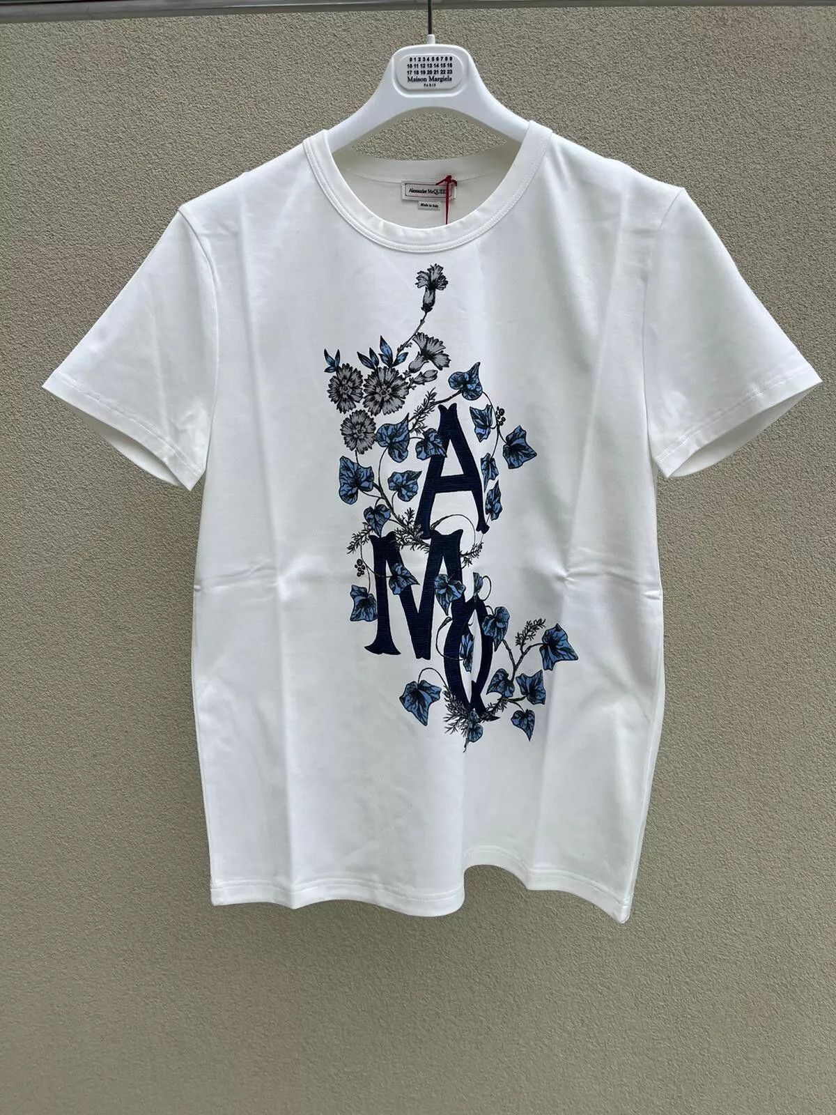 Alexander McQueen Floral Logo T-Shirt in White / Blue Size US M / EU 48-50 / 2 - 6 Thumbnail