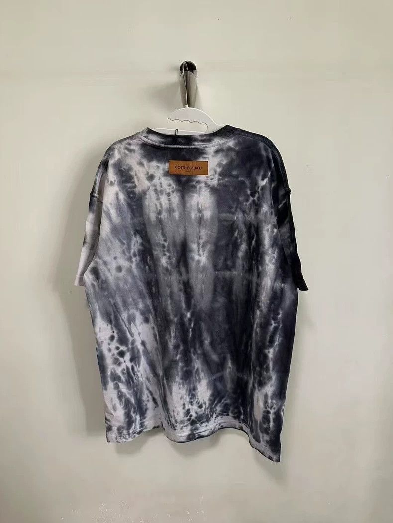 Louis Vuitton Louis Vuitton Rendering short sleeves Size US L / EU 52-54 / 3 - 2 Thumbnail