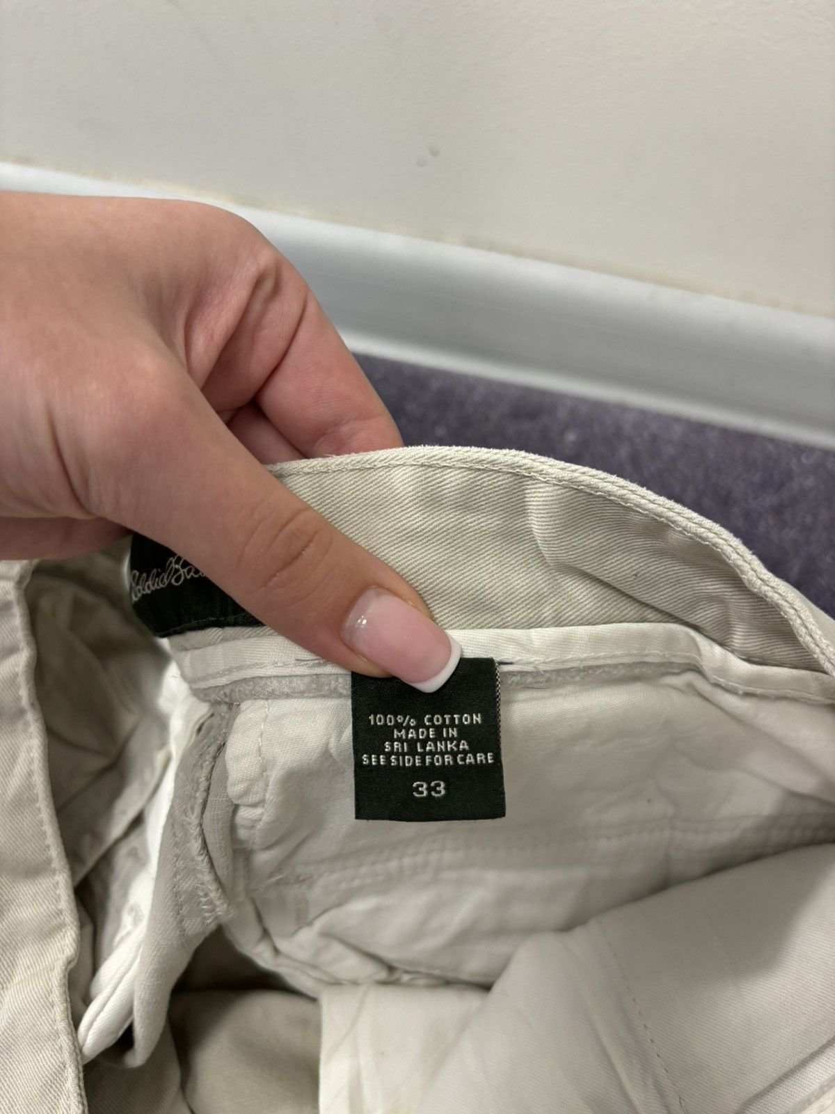 Eddie Bauer Vintage Eddie Bauer Y2K 2000s Beige Hype Cargo Shorts Size US 33 - 9 Thumbnail
