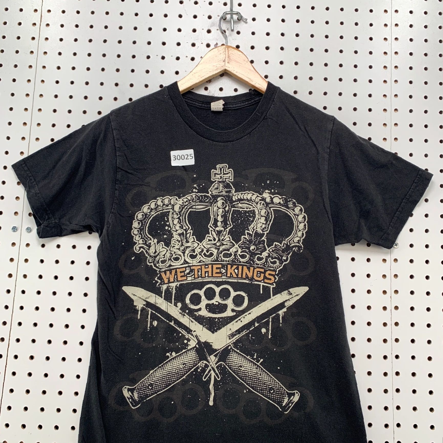 Tultex We The Kings Shirt Mens Small Black Crown Knives Graphic 17x25.5 Size US S / EU 44-46 / 1 - 6 Thumbnail