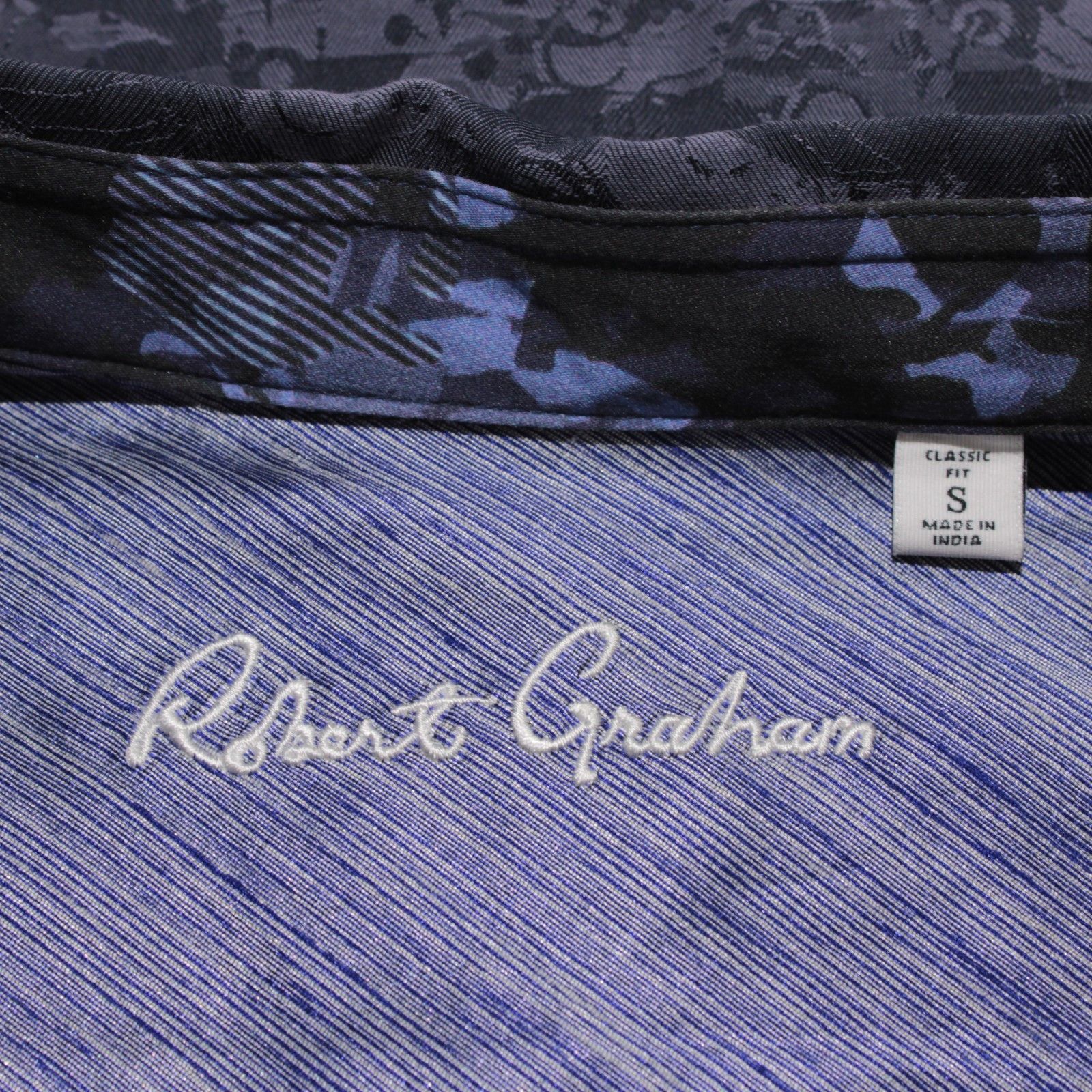 Robert Graham Robert Graham New with tags Shirt Size S US In Blue Size US S / EU 44-46 / 1 - 3 Thumbnail