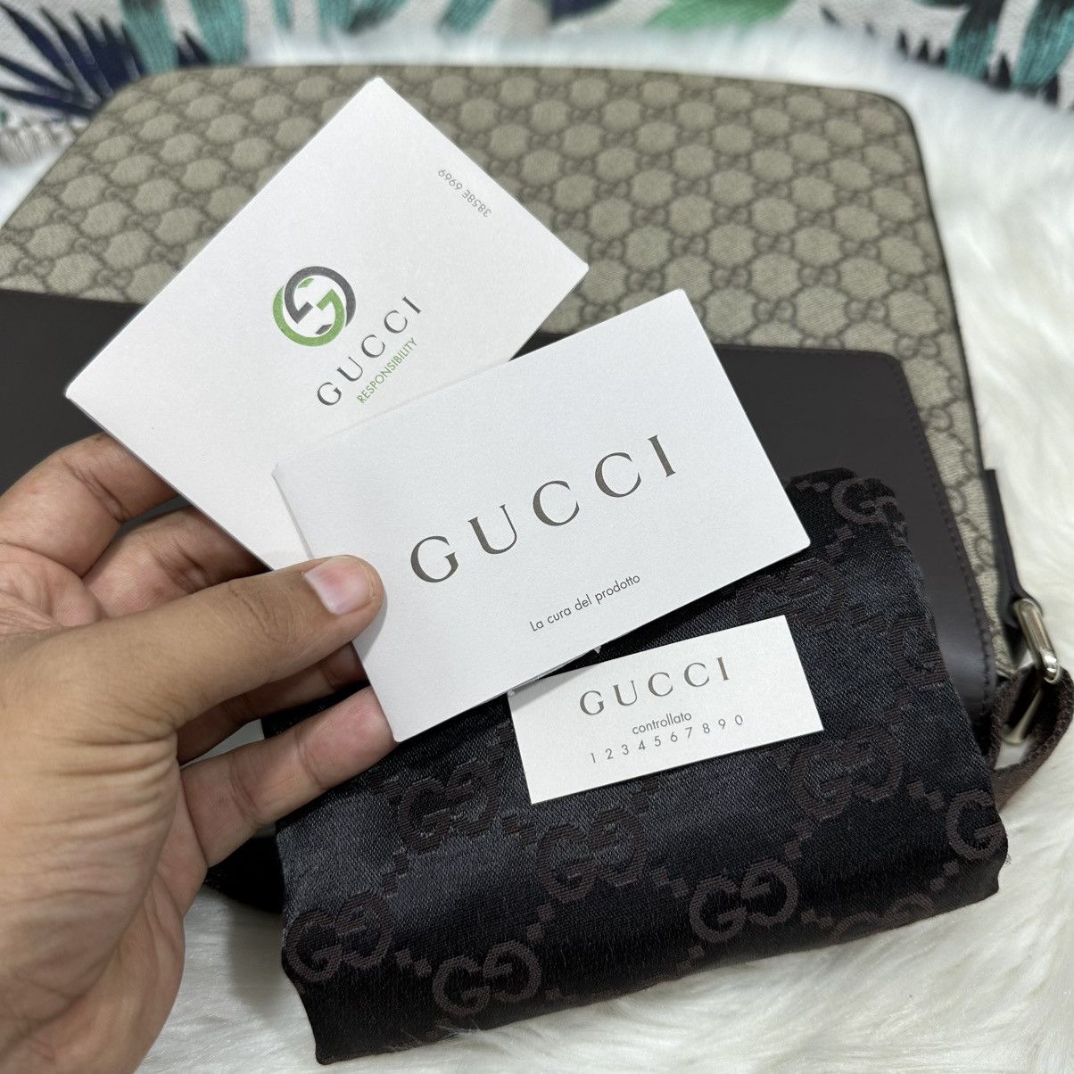 Gucci Authentic GUCCI GG Supreme Messenger Bag Size ONE SIZE - 21 Thumbnail