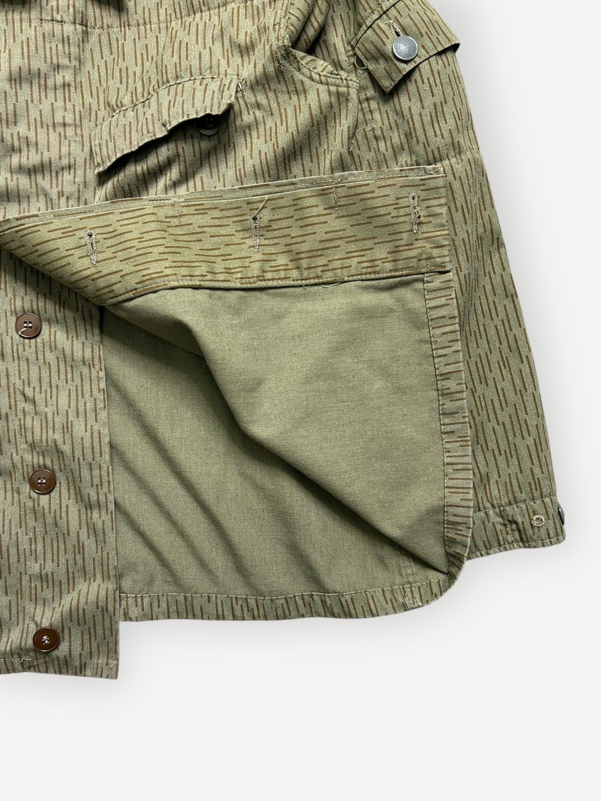 Vintage Vintage 60s/70s Military Raindrop Camo Field Jacket Size US M / EU 48-50 / 2 - 3 Thumbnail