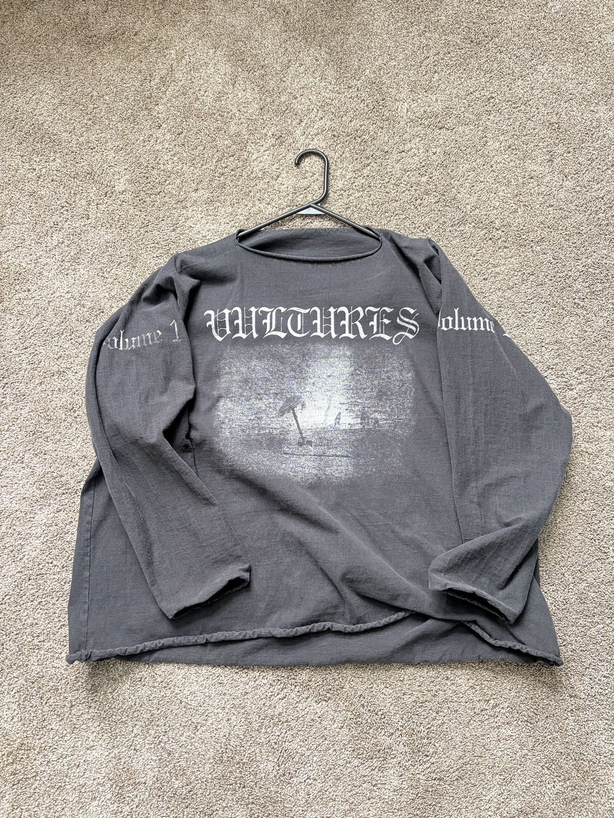 Yeezy Yeezy vultures tee Size US L / EU 52-54 / 3 - 1 Thumbnail
