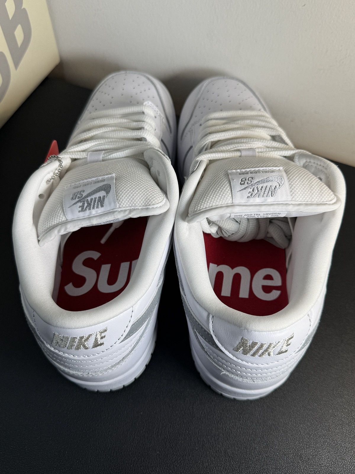 Nike × Supreme Brand New Nike SB Supreme Low Top Dunks White Size US 11 / EU 44 - 9 Thumbnail