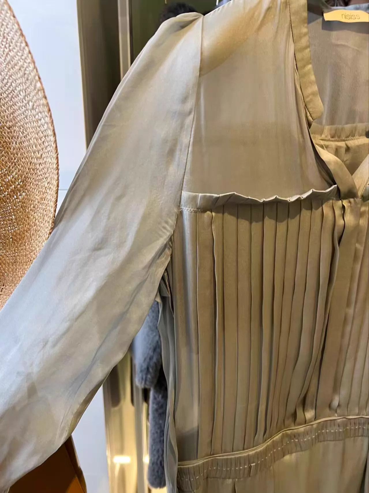 Other Nisiss 100% Silk Gray-Green Pleated Dress Size 36 Size XS / US 0-2 / IT 36-38 - 3 Thumbnail