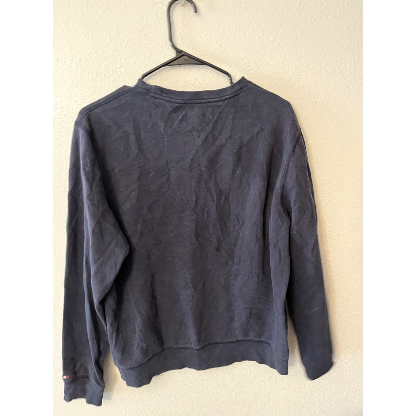 Tommy Hilfiger VINTAGE Tommy Hilfiger Sweatshirt Mens Size Medium Blue Crewneck Pullover Crew Neck Blue Sweatshirt Mens M Tommy Hilfiger 90s Event/Brand Size US M / EU 48-50 / 2 - 2 Thumbnail