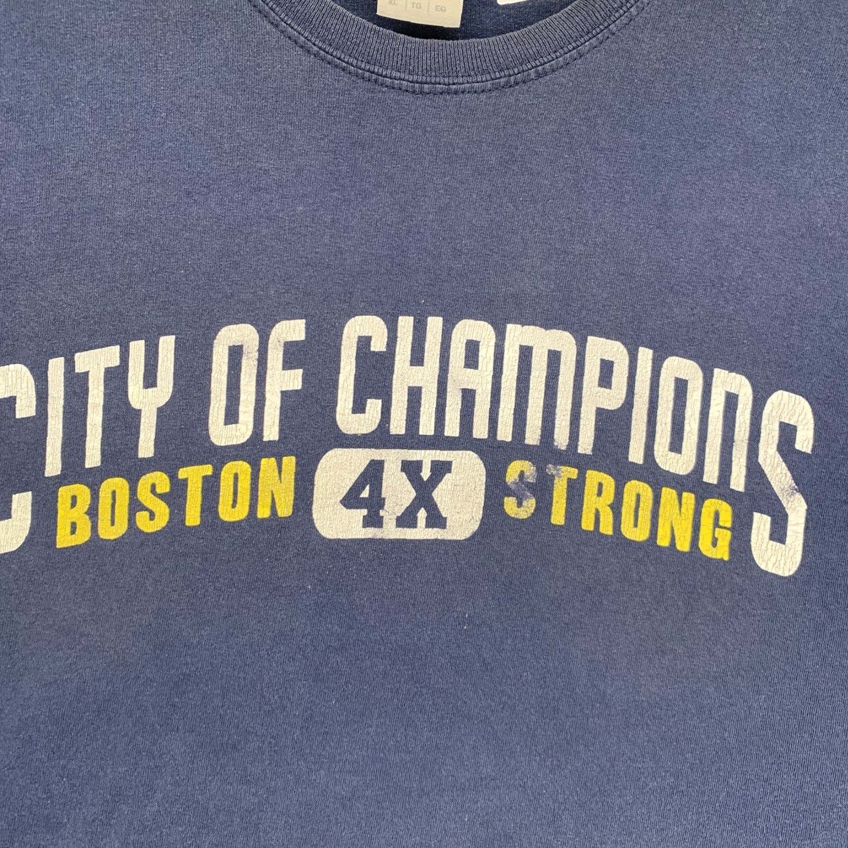 Gildan Gildan City Of Champions Boston Strong Graphic Tee Adult Large Faded Blue 90s Sports Mens Size US L / EU 52-54 / 3 - 2 Thumbnail