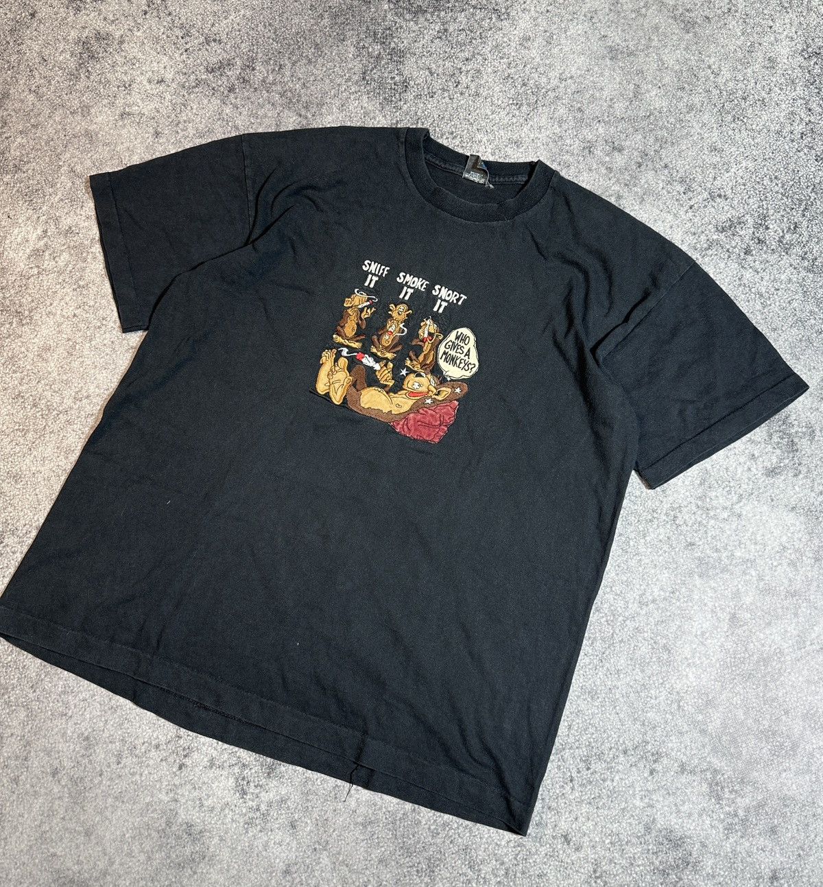 Vintage Vintage Smoke Monkeys Logo T-shirt Streetwear USA Rare Art Size US XL / EU 56 / 4 - 1 Thumbnail