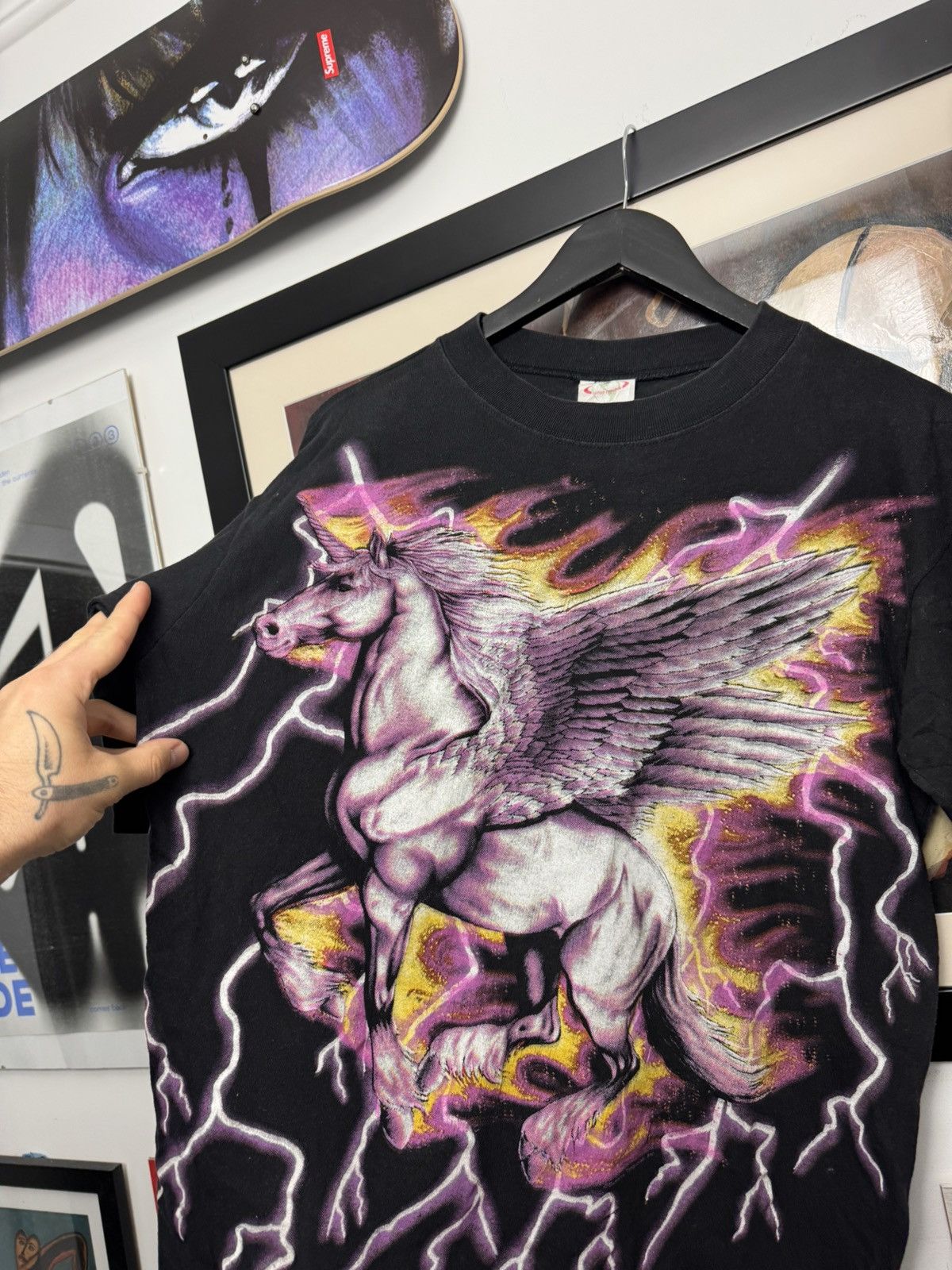 Vintage Travis Scott Vintage 90s American Thunder Unicorn T shirt Size US L / EU 52-54 / 3 - 3 Thumbnail