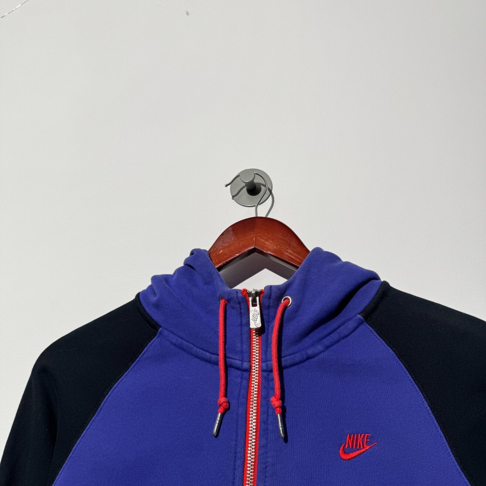 Nike Vintage Nike Unisex Purple Black Cotton Hoodie Size S Size US S / EU 44-46 / 1 - 7 Thumbnail