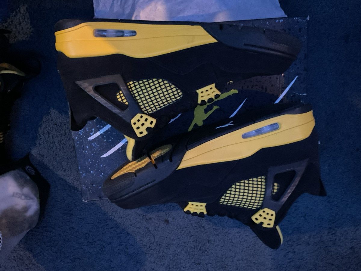 Nike Jordan 4 retro thunders Size US 10 / EU 43 - 2 Thumbnail
