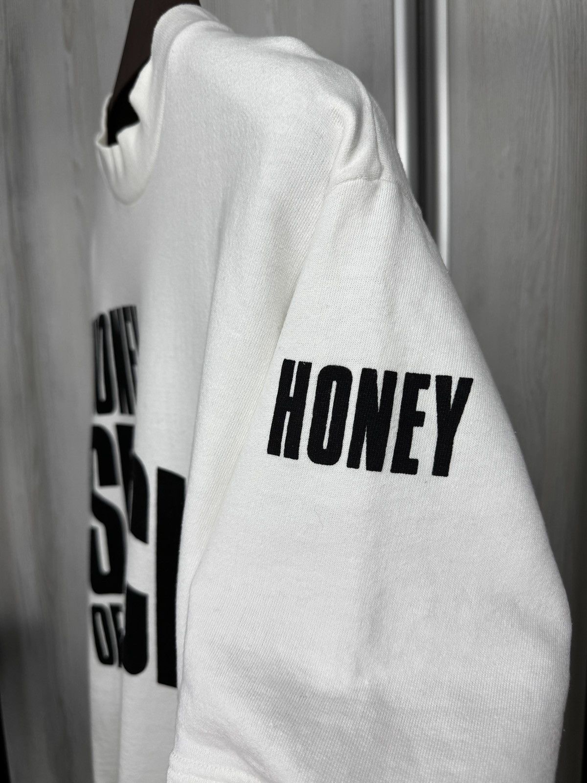 Band Tees Honey Special Offer vintage Radio station music sweatshirt Size US L / EU 52-54 / 3 - 7 Thumbnail