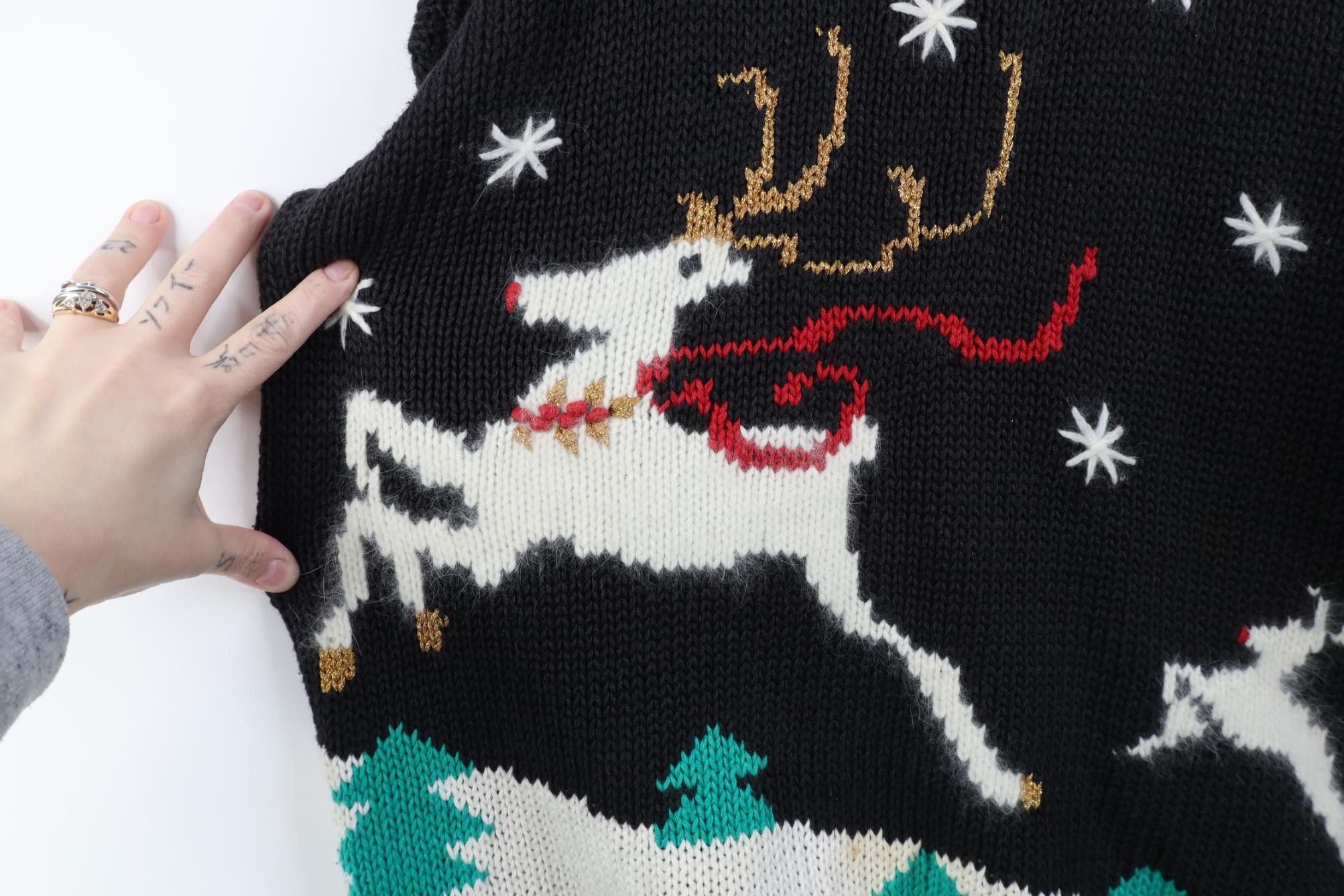 Vintage Vintage 90s Streetwear Christmas Reindeer All Over Sweater Size M / US 6-8 / IT 42-44 - 5 Thumbnail