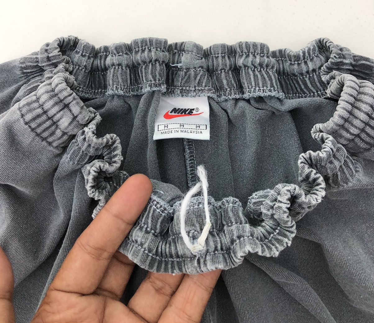 Nike Vintage 90s Nike Sun Faded Embroidery Swoosh Logo Short Pant Size US 32 / EU 48 - 7 Thumbnail