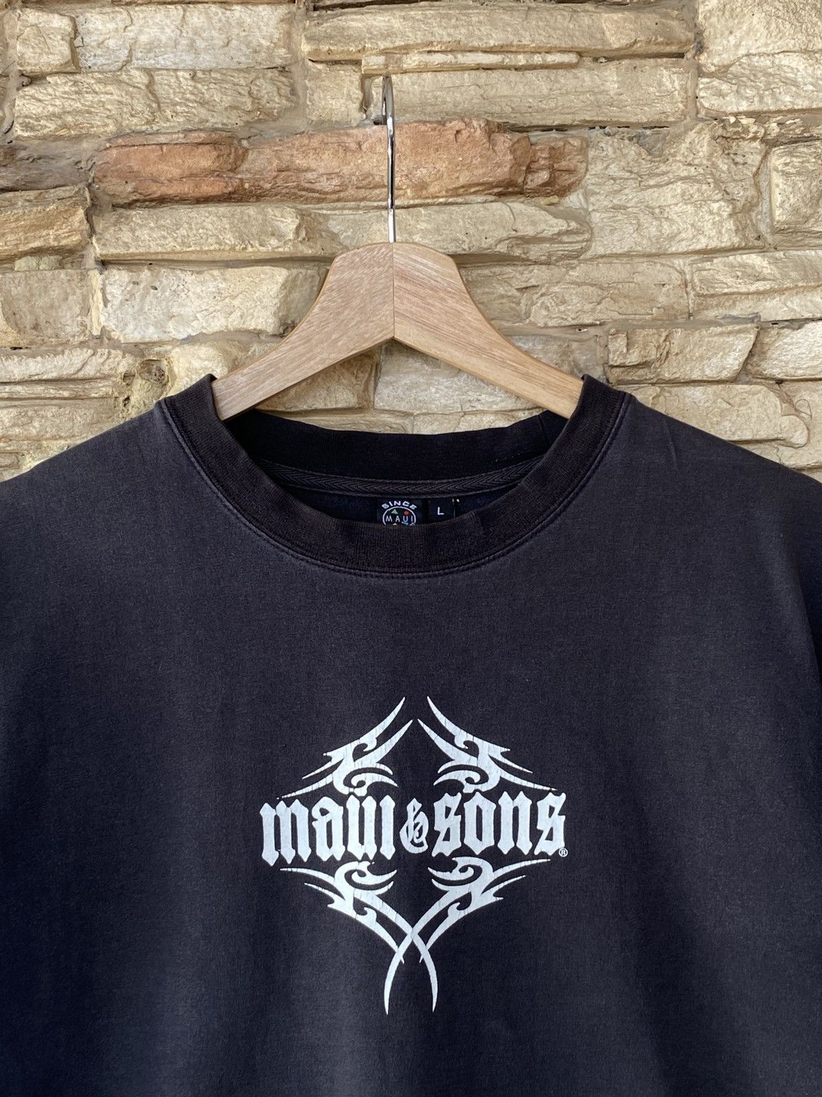 Maui and Sons Vintage Maui And Sons Surfing Tees tribal affliction gothic Size US L / EU 52-54 / 3 - 4 Thumbnail