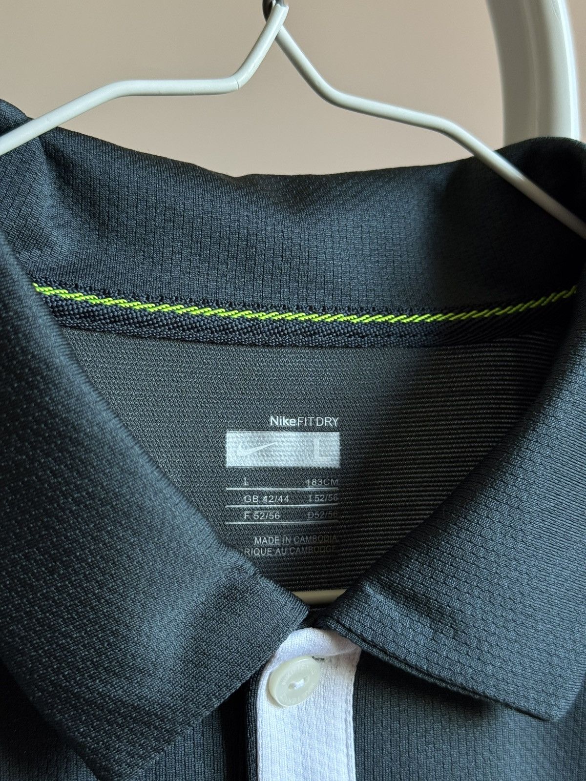 Nike Vintage Nike Tennis Polo T-shirt Golf Roger Federer Style Size US L / EU 52-54 / 3 - 6 Thumbnail