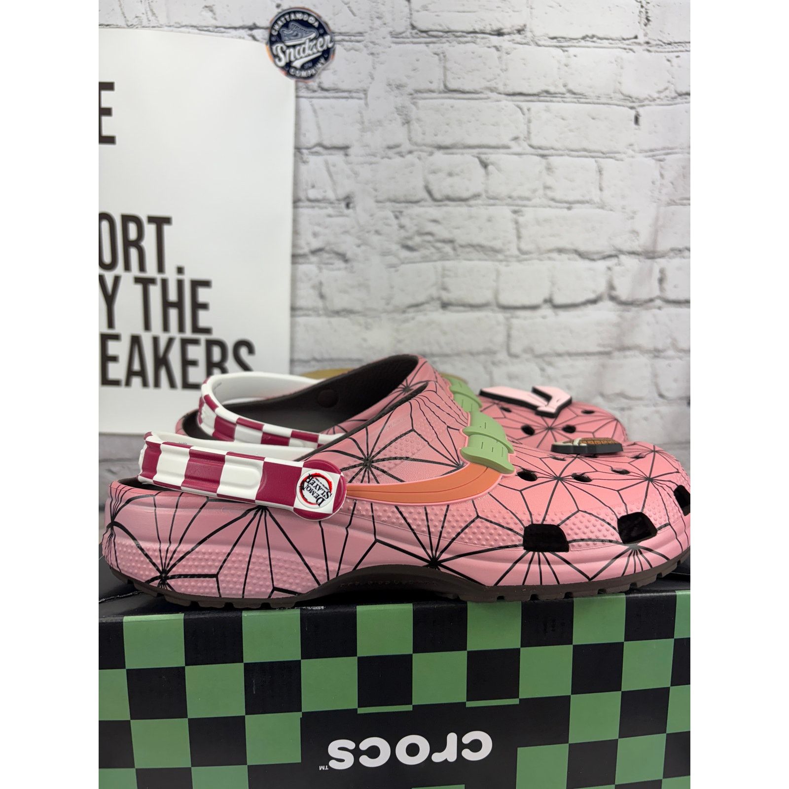 Crocs Crocs x Demon Slayer Nezuko Anime Clog Mens 14 Pink Green Size US 14 / EU 47 - 5 Thumbnail