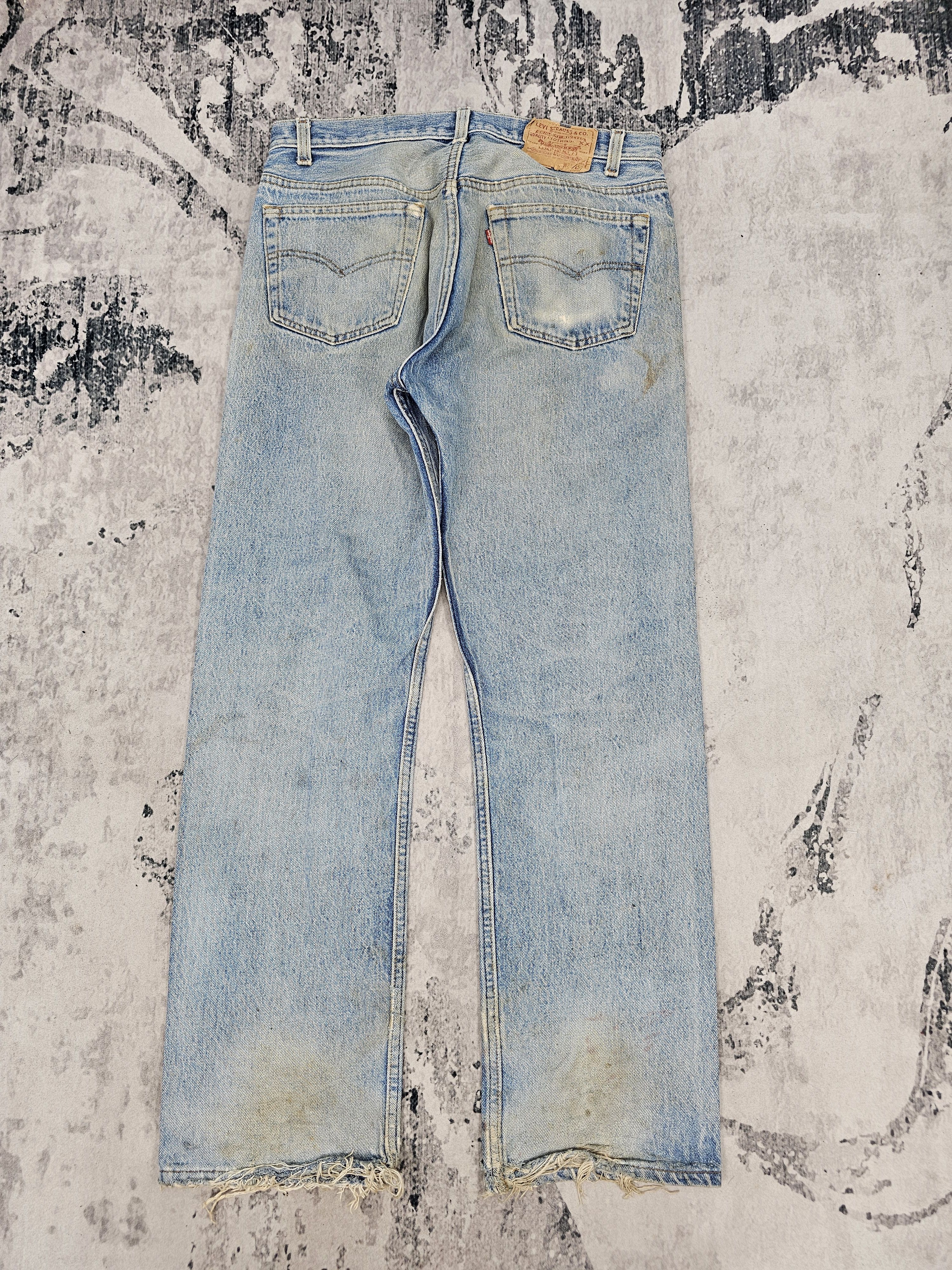Levi's Vintage Clothing Vtg 90'S LEVIS 501 Ripped Yellow Stain Faded Jeans L0496 Size US 33 - 2 Thumbnail