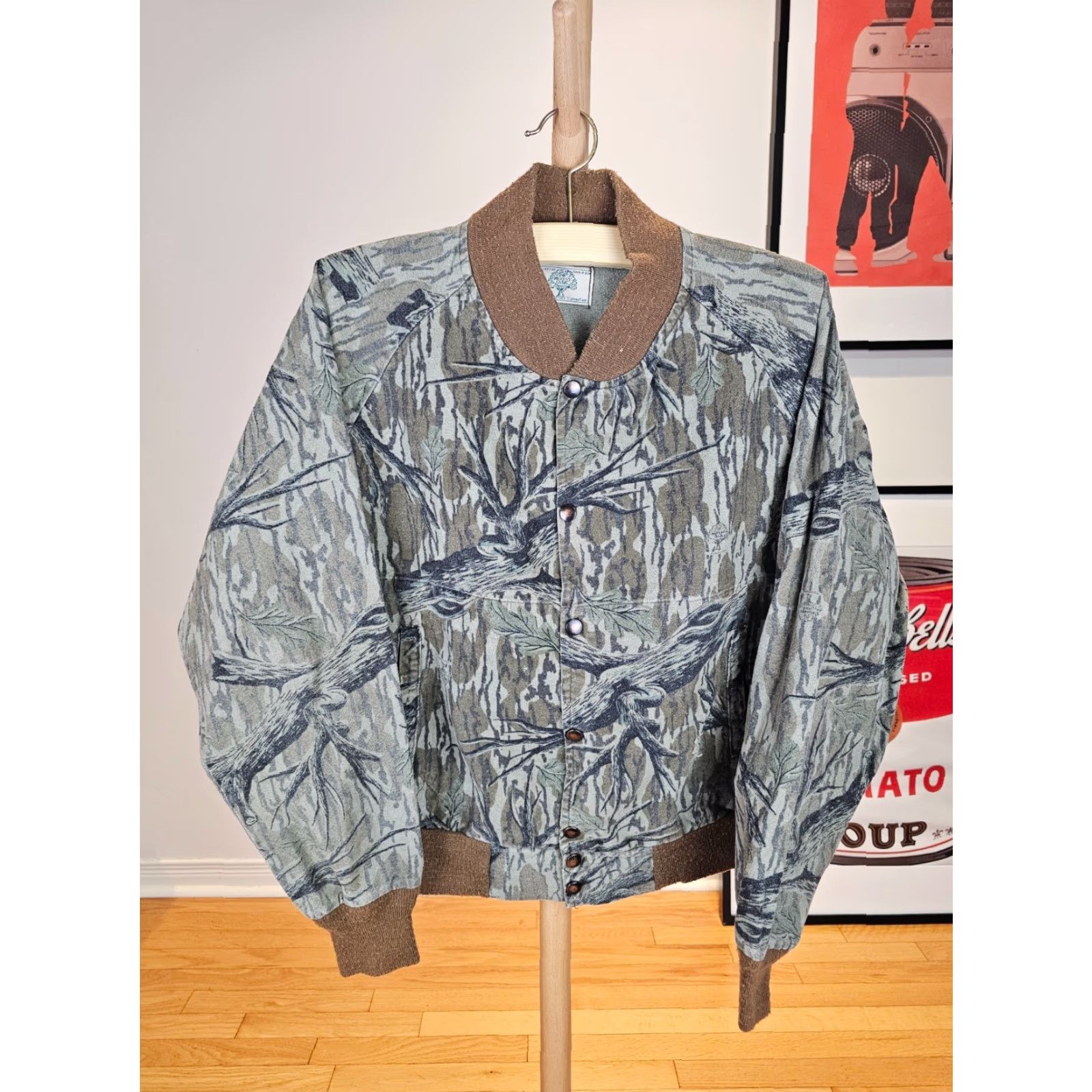 Vintage VINTAGE MOSSEY OAK BOMBER JACKET Mens Size XL CAMO TREE Cotton Lined Made in USA 90s Cross Chest 27 Neck to Cuff 32 Top to Bottom 25 Size US M / EU 48-50 / 2 - 2 Thumbnail