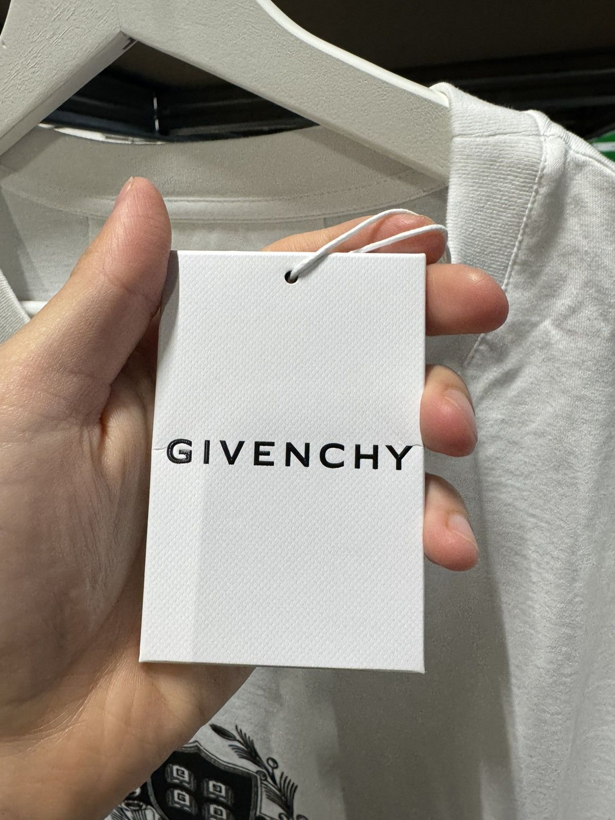 Givenchy Givenchy Logo Crest T-Shirt NEW 650$ Size US XL / EU 56 / 4 - 4 Thumbnail